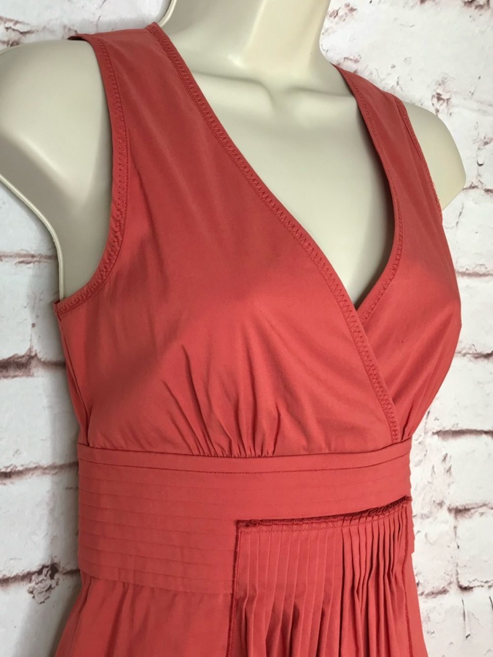BCBGMAXAzria XS Coral Pleated Faux Wrap V-Neck Empire Waist Peplum Cotton Top XS - Picture 16 of 16